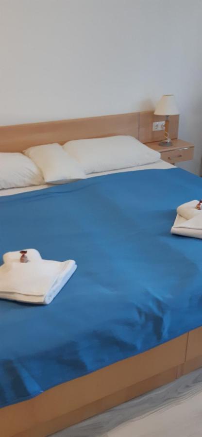 Lilla Wellnessapartman ザラカロシュ エクステリア 写真