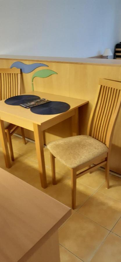 Lilla Wellnessapartman ザラカロシュ エクステリア 写真
