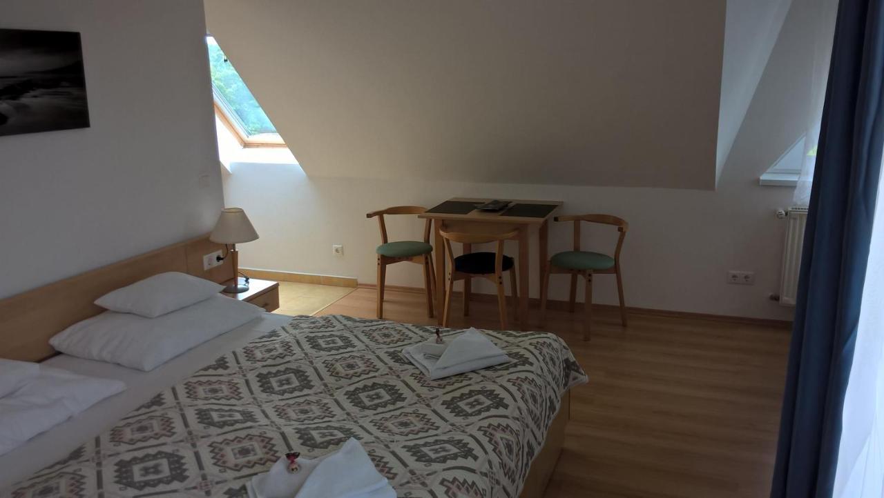 Lilla Wellnessapartman ザラカロシュ エクステリア 写真