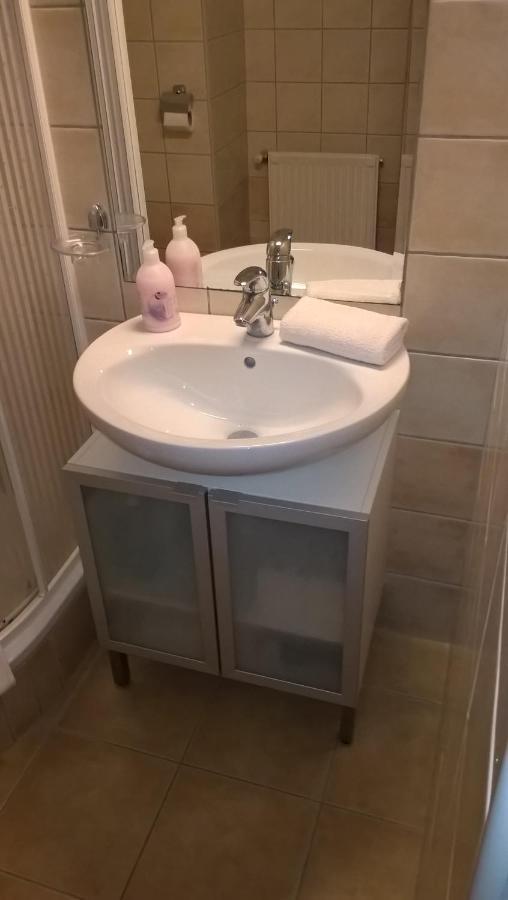 Lilla Wellnessapartman ザラカロシュ エクステリア 写真