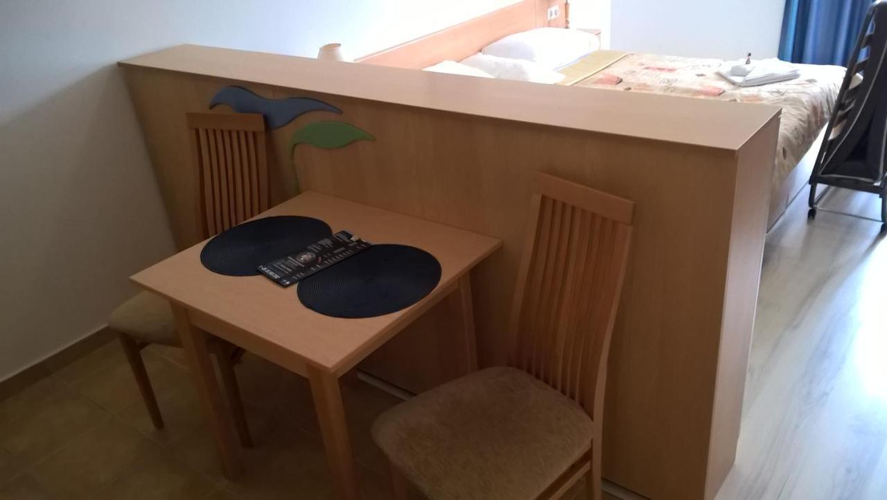 Lilla Wellnessapartman ザラカロシュ エクステリア 写真