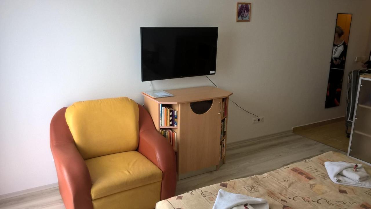 Lilla Wellnessapartman ザラカロシュ エクステリア 写真