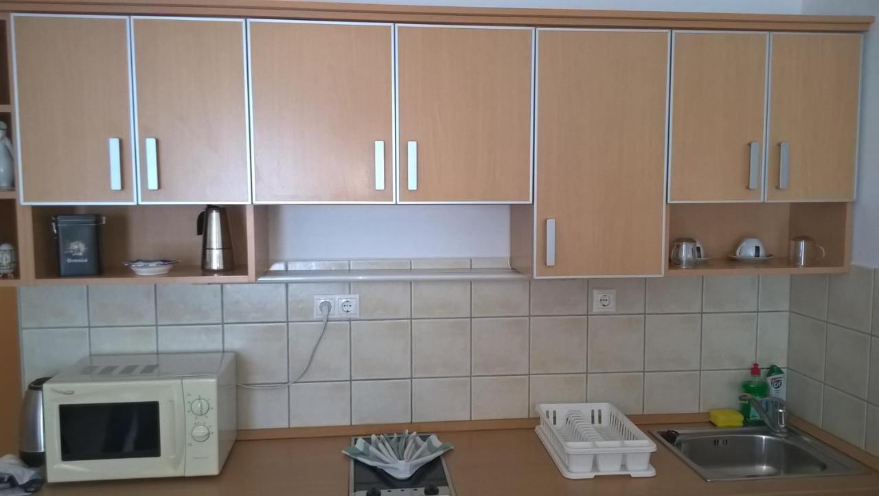 Lilla Wellnessapartman ザラカロシュ エクステリア 写真