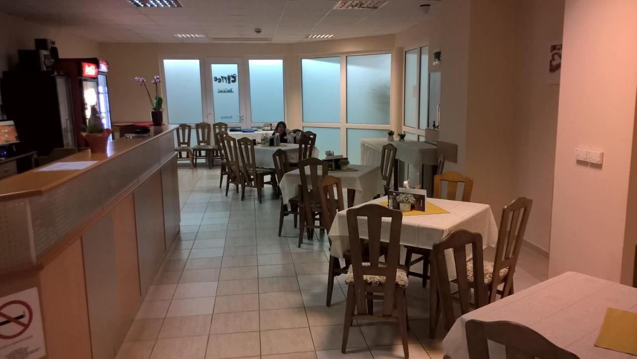 Lilla Wellnessapartman ザラカロシュ エクステリア 写真